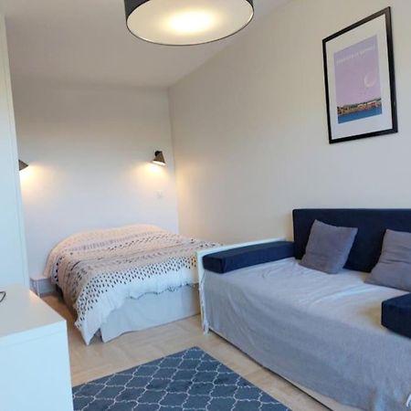 Studio Eleverca 3*- Rez De Jardin Terrasse - Axelle Loc'Appart Mandelieu エクステリア 写真