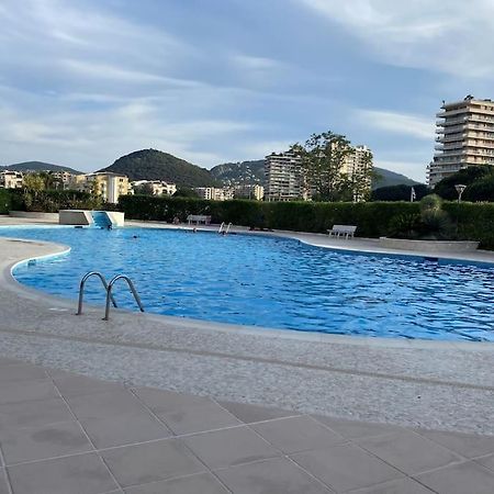 Studio Eleverca 3*- Rez De Jardin Terrasse - Axelle Loc'Appart Mandelieu エクステリア 写真