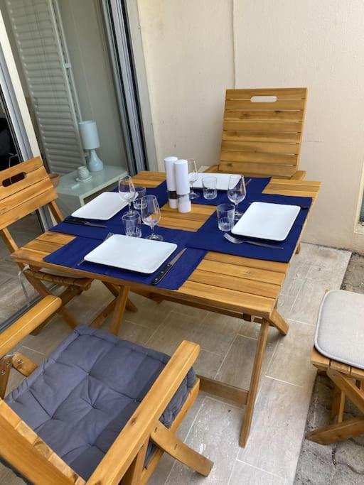 Studio Eleverca 3*- Rez De Jardin Terrasse - Axelle Loc'Appart Mandelieu エクステリア 写真