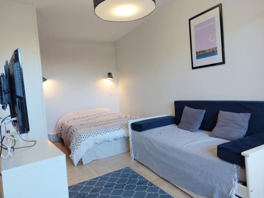 Studio Eleverca 3*- Rez De Jardin Terrasse - Axelle Loc'Appart Mandelieu エクステリア 写真