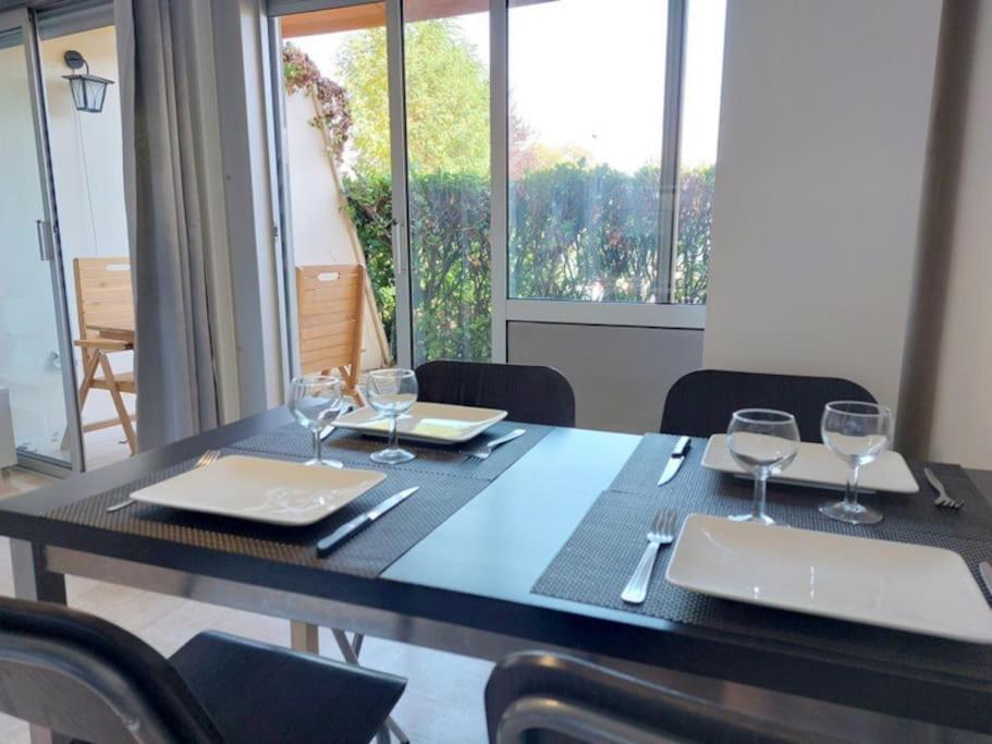 Studio Eleverca 3*- Rez De Jardin Terrasse - Axelle Loc'Appart Mandelieu エクステリア 写真
